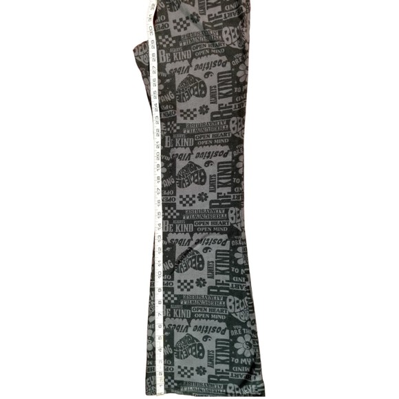 Zoe + Liv Pants Sz M Cotton Spandex Words Hearts Believe in Yourself Be Kind - Picture 7 of 7